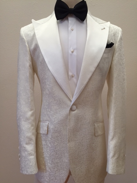 White tuxedo with Tom Ford Peak lapel-Handmade in Italy - Winston & Lee