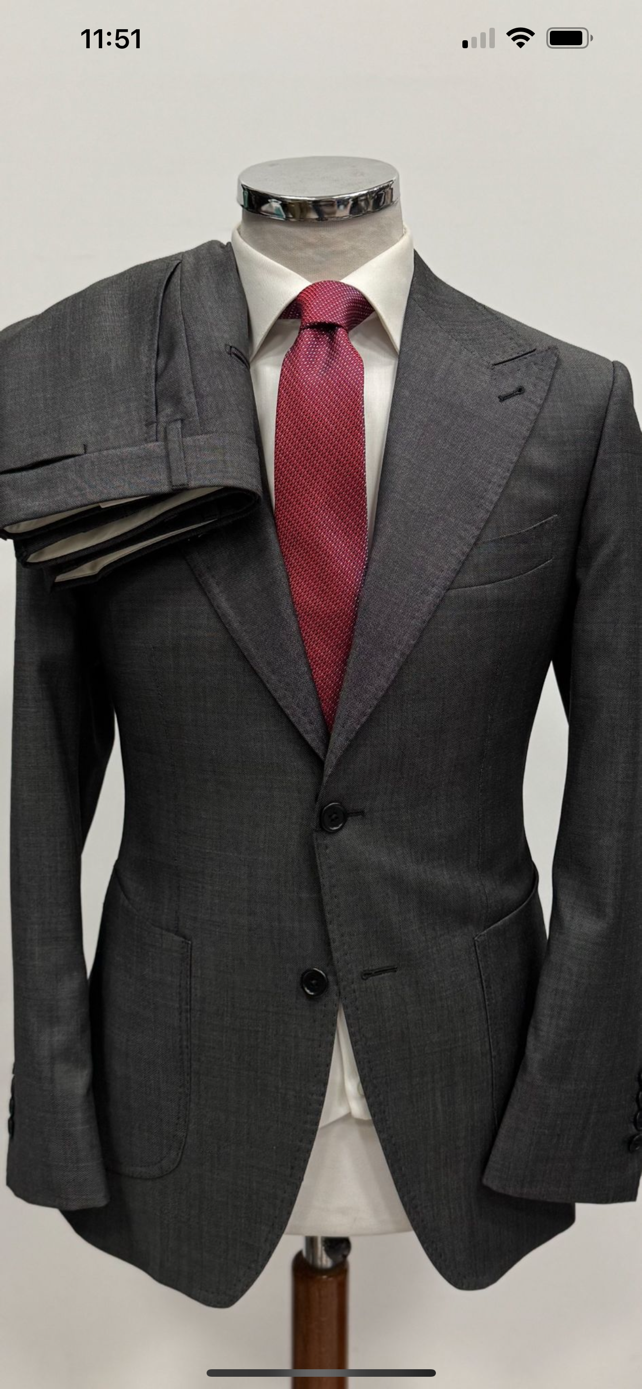 Charcoal gray super 180 Tombojlini wool suit