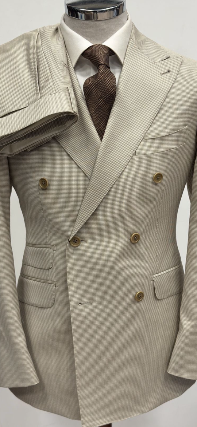 Beige houndstooth double breasted wool suit
